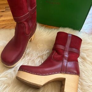 Swedish Hasbeens Hippy Clog Boots Burgundy Leather